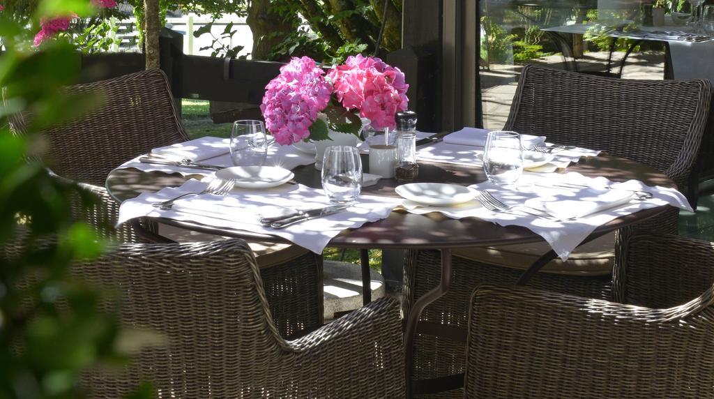 Logis Hotel - Restaurant Le Relais De Comodoliac Saint-Junien Exterior photo